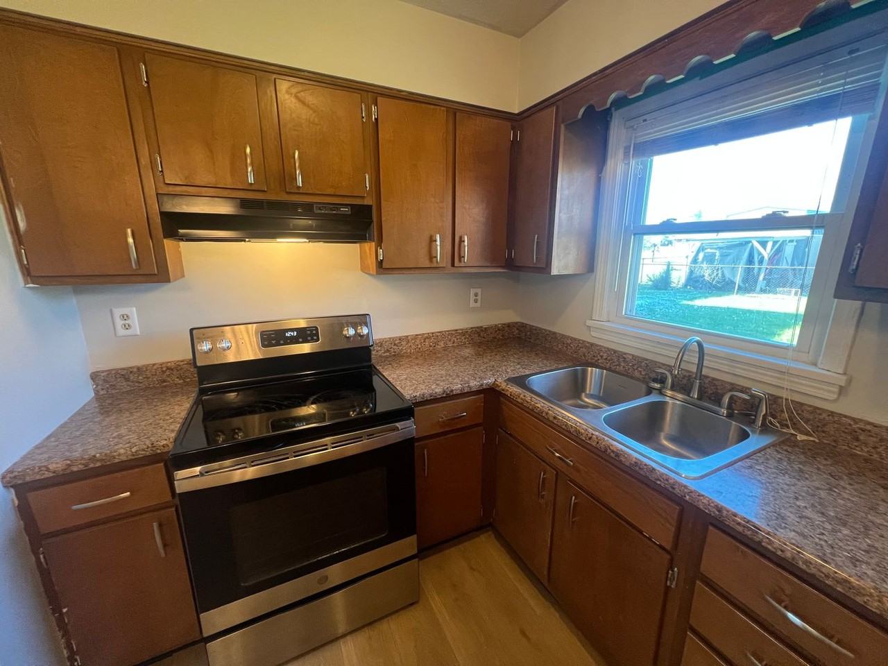 151 Emily Dr - Photo 3 of 11