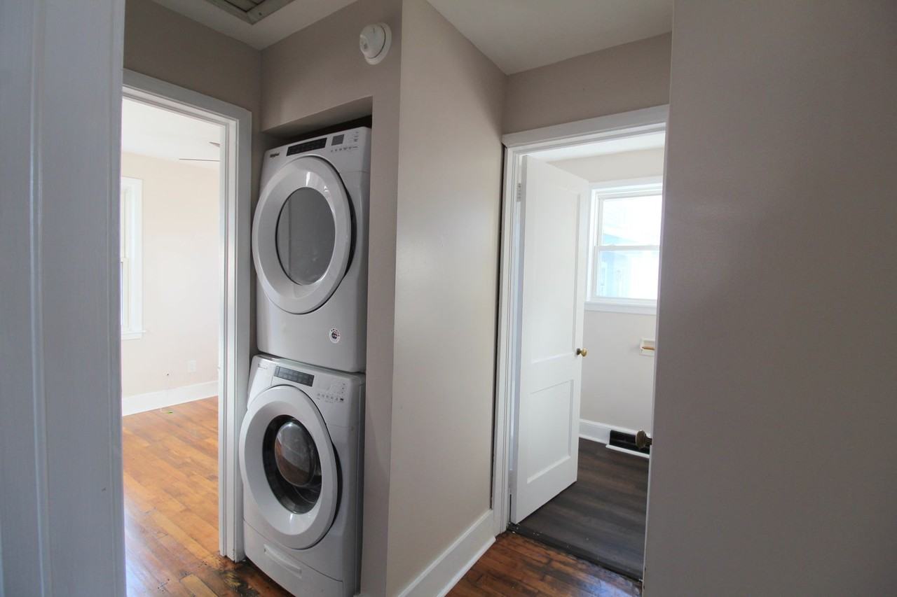 445 Myrtle Street - Photo 6 of 9