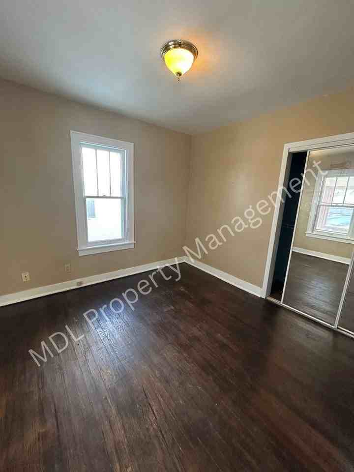 2310 North Clinton Street - Photo 2 of 11