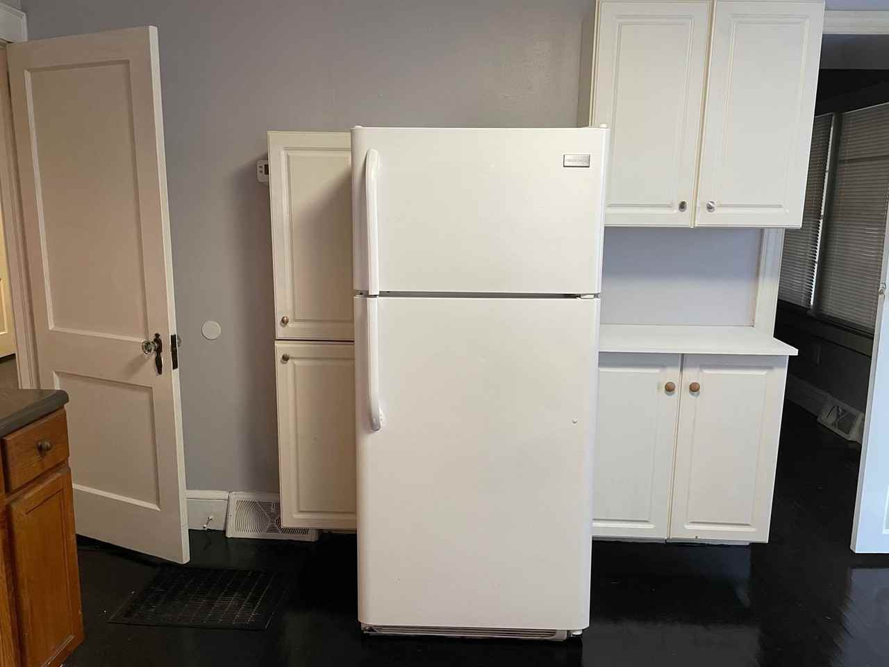 1263 Winslow Avenue - Photo 5 of 26