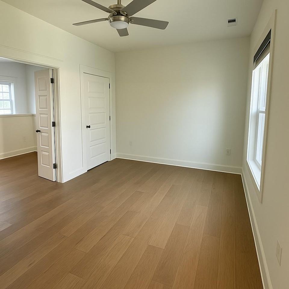 530 530 East Park AvenueUnit D #D110 - Photo 7 of 37