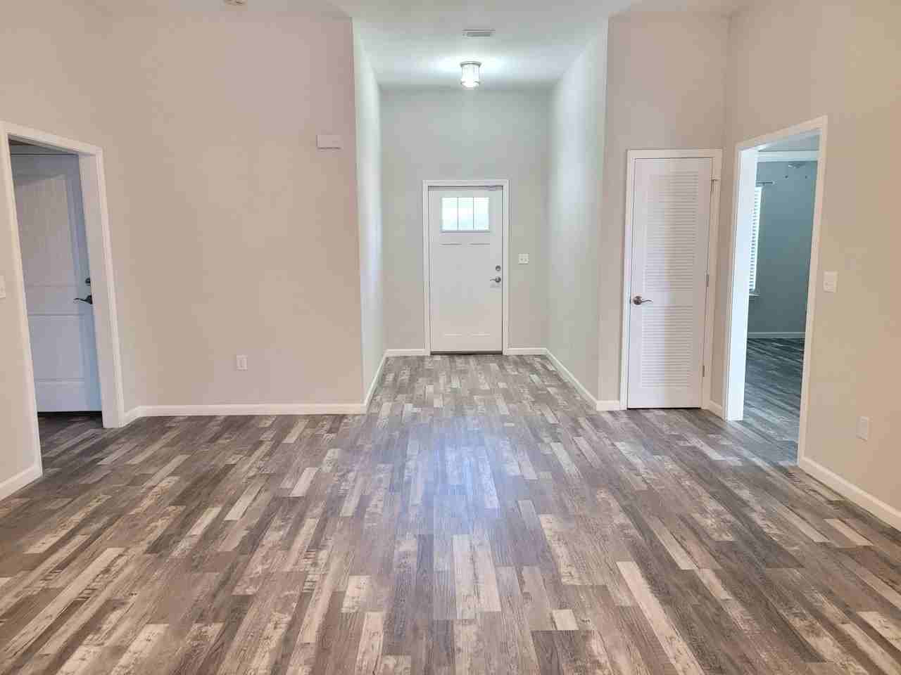 1220 Mississippi Ave - Photo 4 of 49