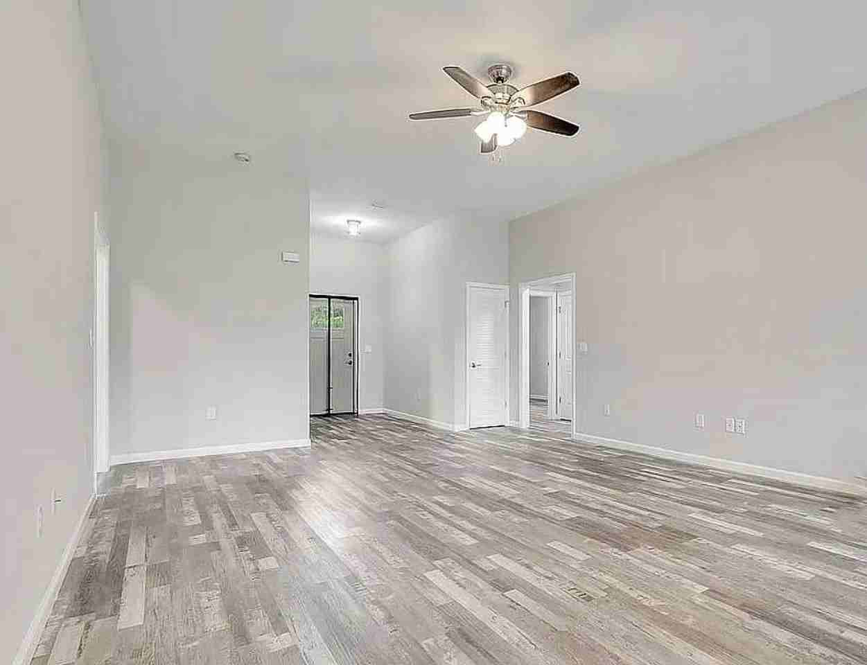 1220 Mississippi Ave - Photo 6 of 49