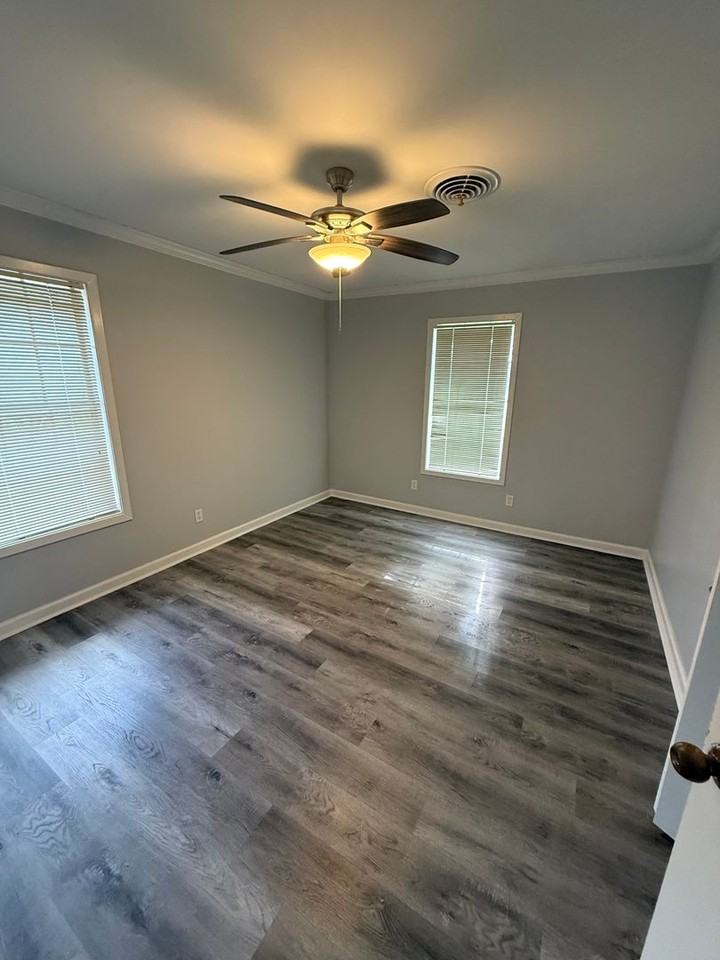 2615 Blackwell St - Photo 4 of 11