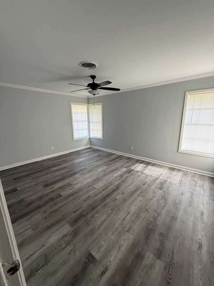 2615 Blackwell St - Photo 5 of 11