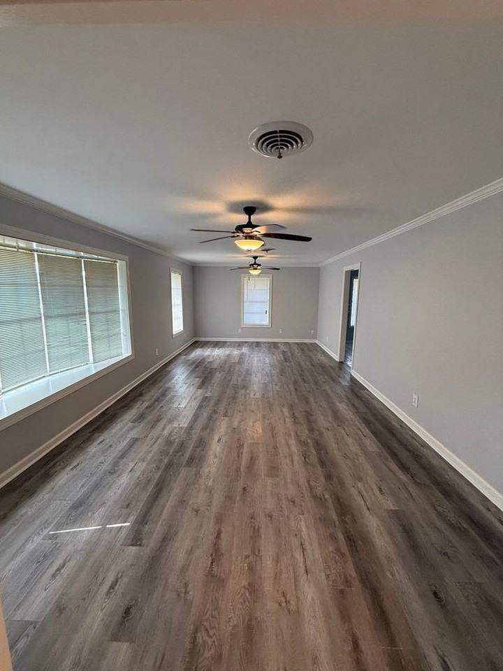 2615 Blackwell St - Photo 7 of 11