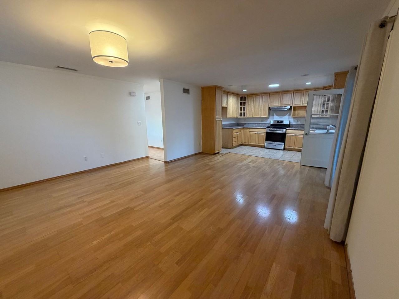 6934 Dannyboyar Avenue - Photo 4 of 22