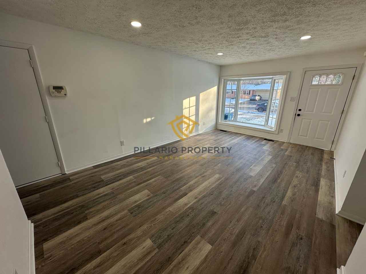 6456 Horizon Court - Photo 3 of 19