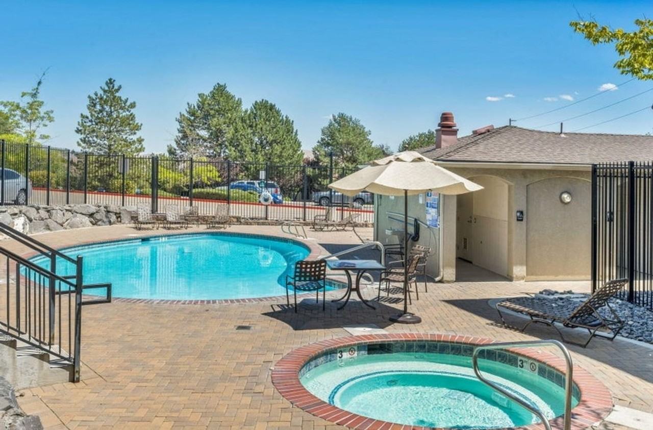 3056 Sterling Ridge Cir - Photo 3 of 19