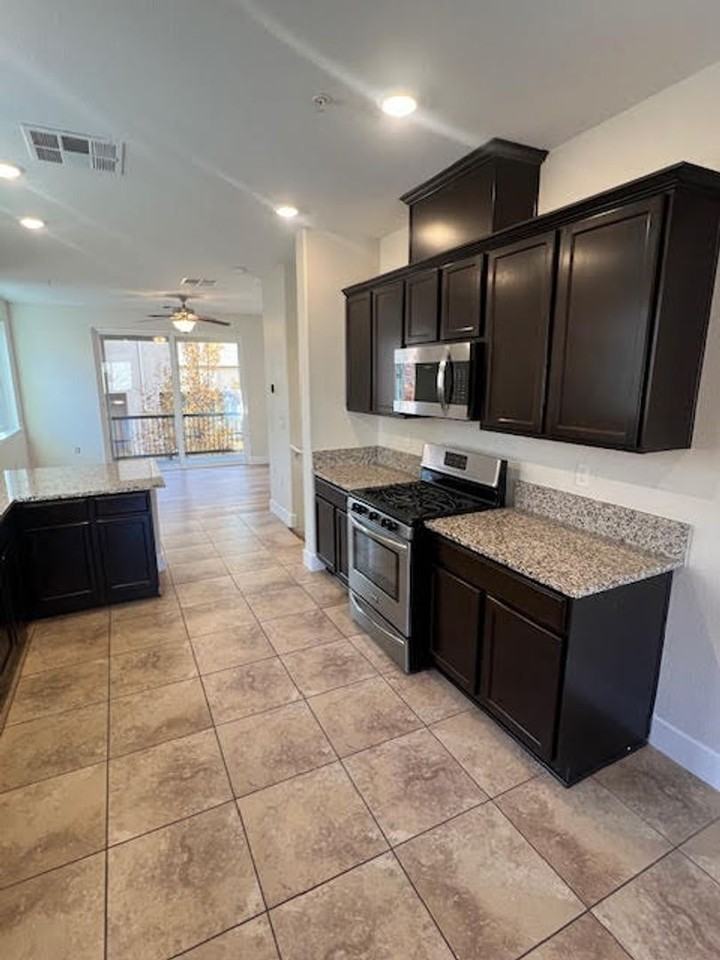 3056 Sterling Ridge Cir - Photo 5 of 19