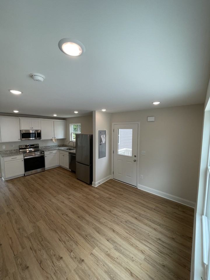 1944 Lynnbrook Avenue #1 - Photo 2 of 7