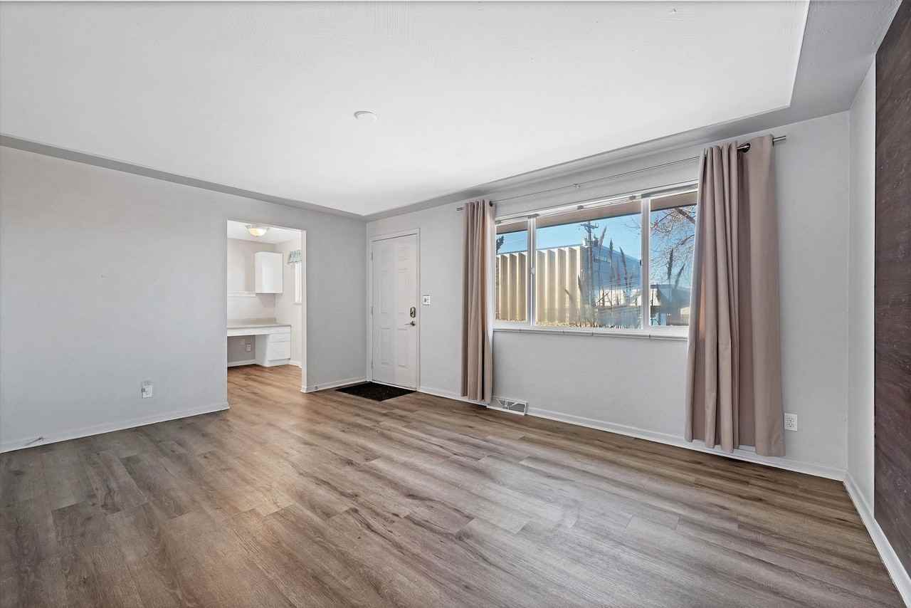 6024 S Prince St - Photo 3 of 15