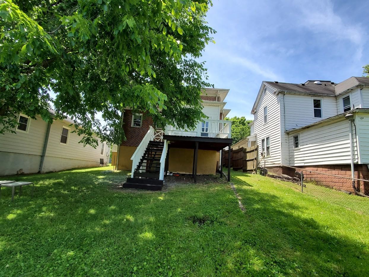 1209 Windsor Ave #3 - Photo 7 of 15