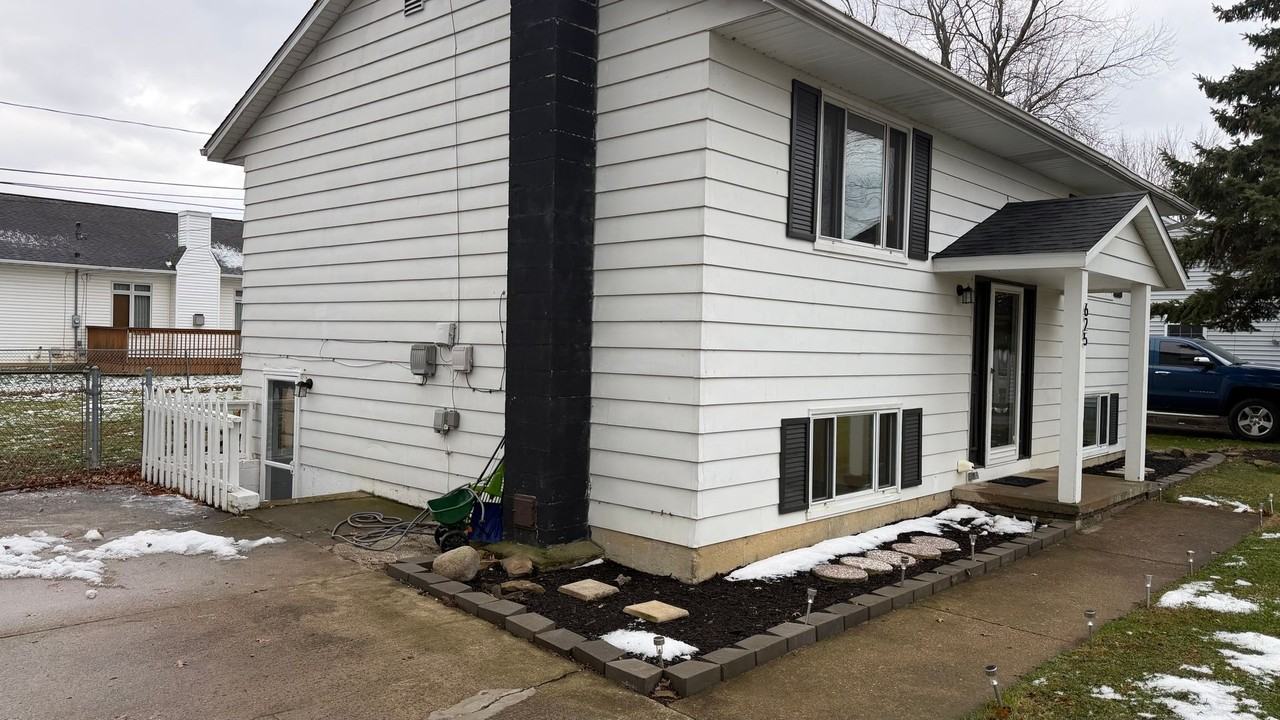 625 Dunny Ave - Photo 2 of 23