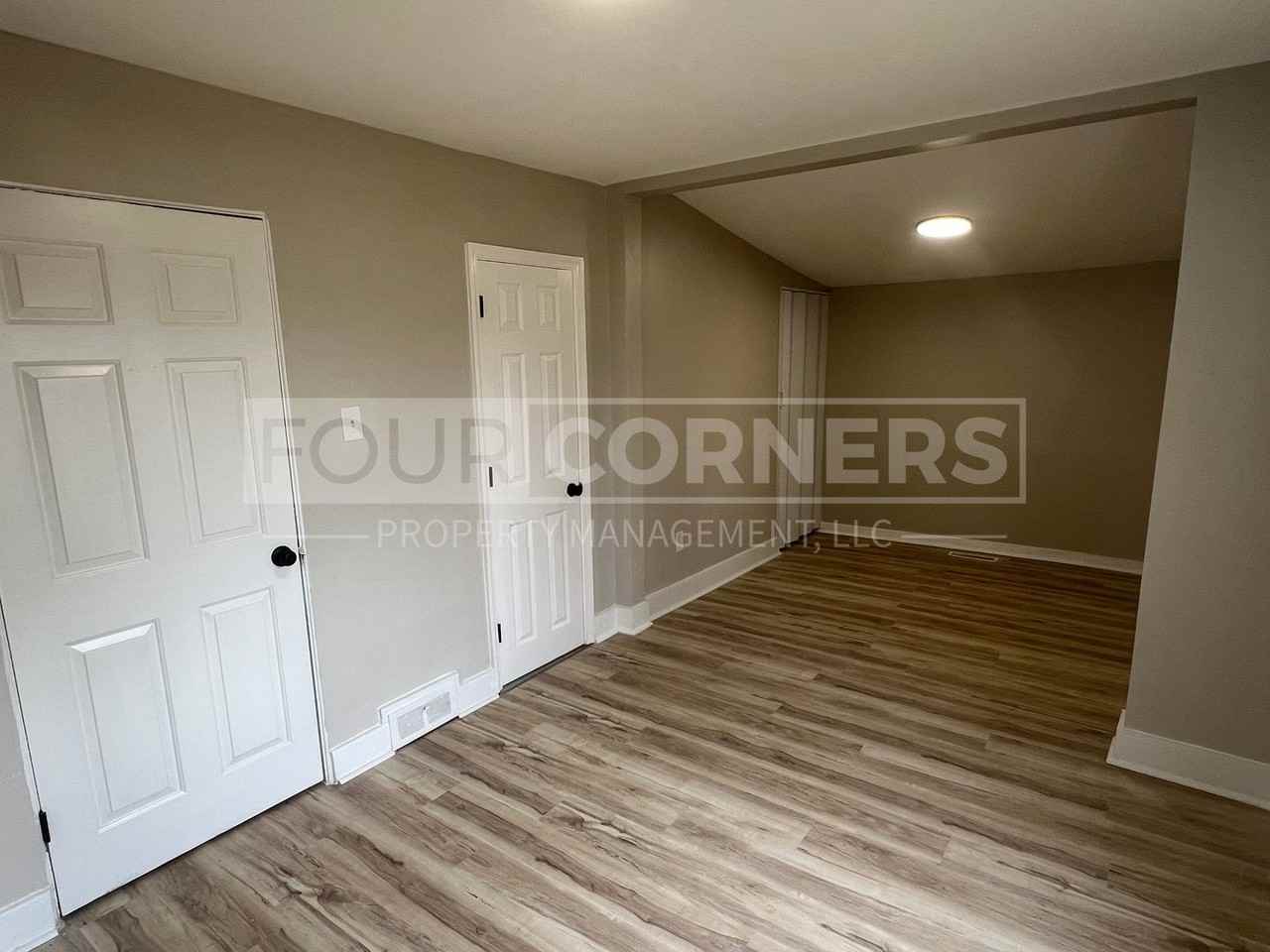 240 E Brookline St - Photo 7 of 12