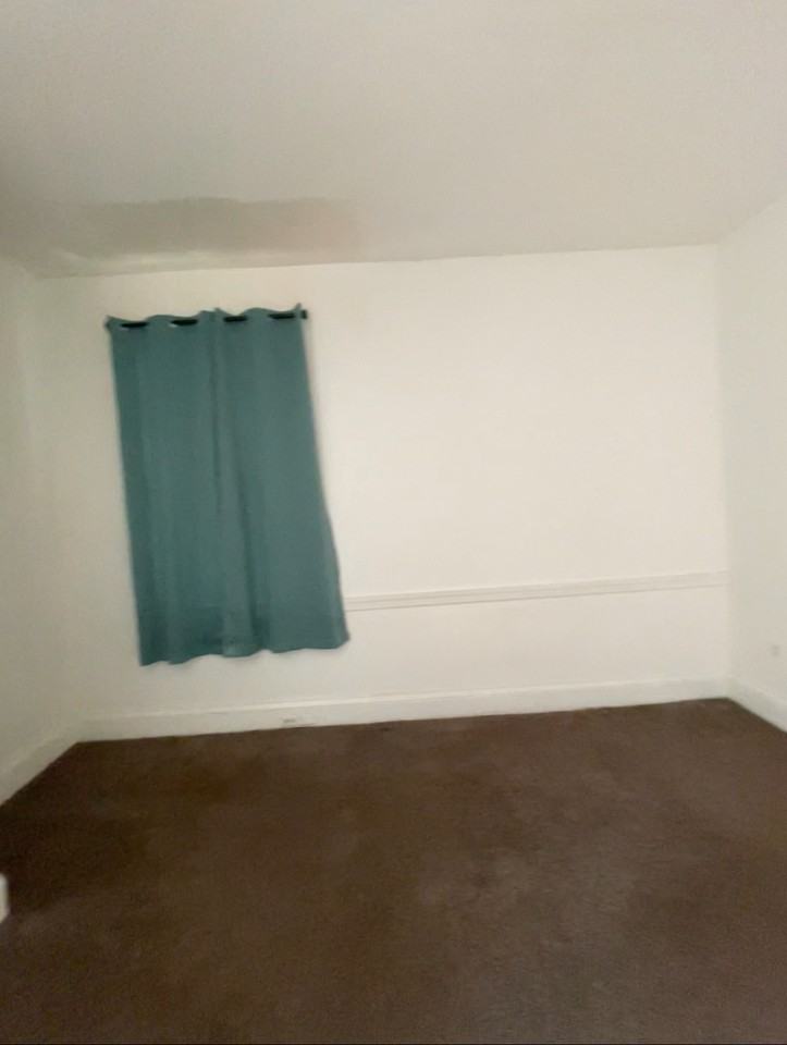 103 103-105 West Broadway - 2 #105B - Photo 2 of 6