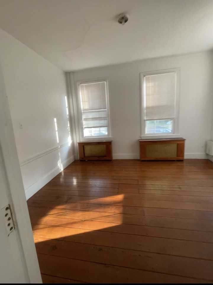 103 103-105 West Broadway - 2 #105B - Photo 5 of 6