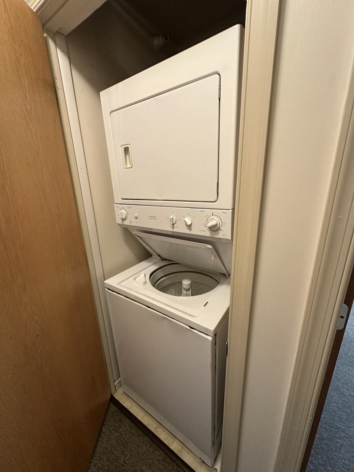 1017 Hot Point Cmns #1017 - Photo 4 of 9