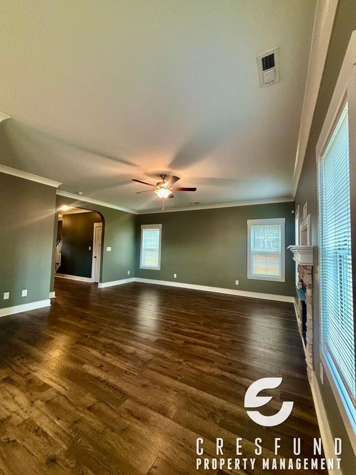 115 Legends Drive - Photo 4 of 27