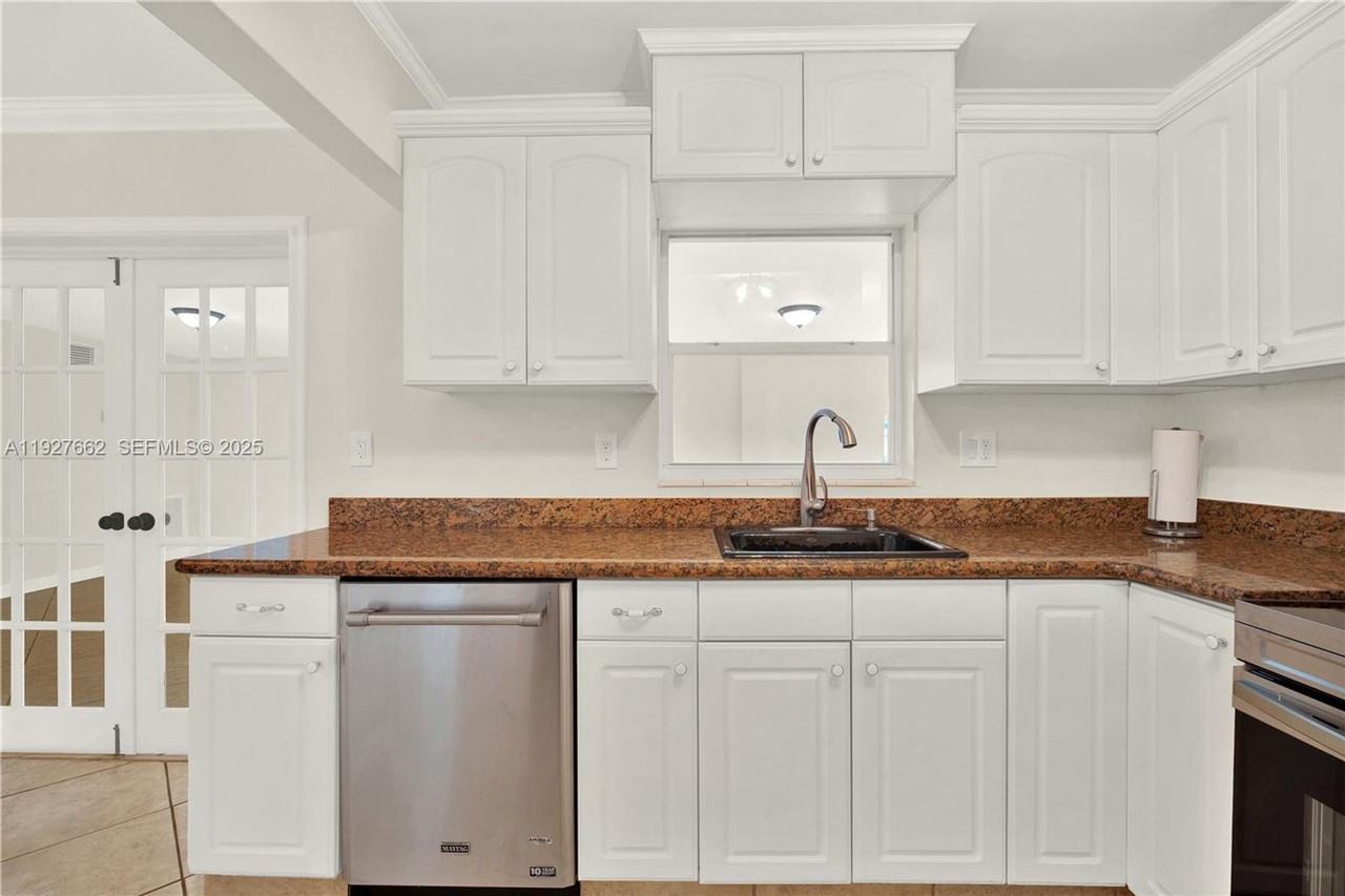 9312 Southwest 182nd Street - Photo 2 of 21