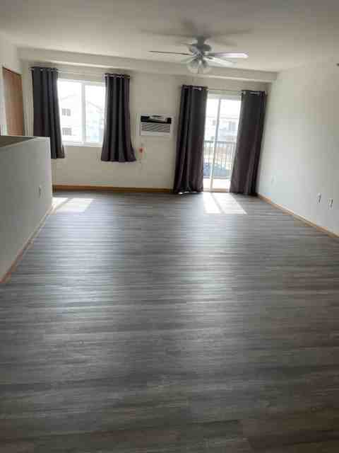 1542 Greenfield St #1105 - Photo 7 of 11