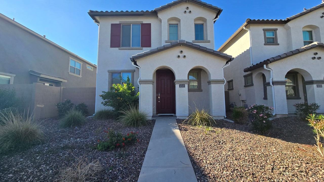 4242 South 58th Drive - Photo 2 of 35