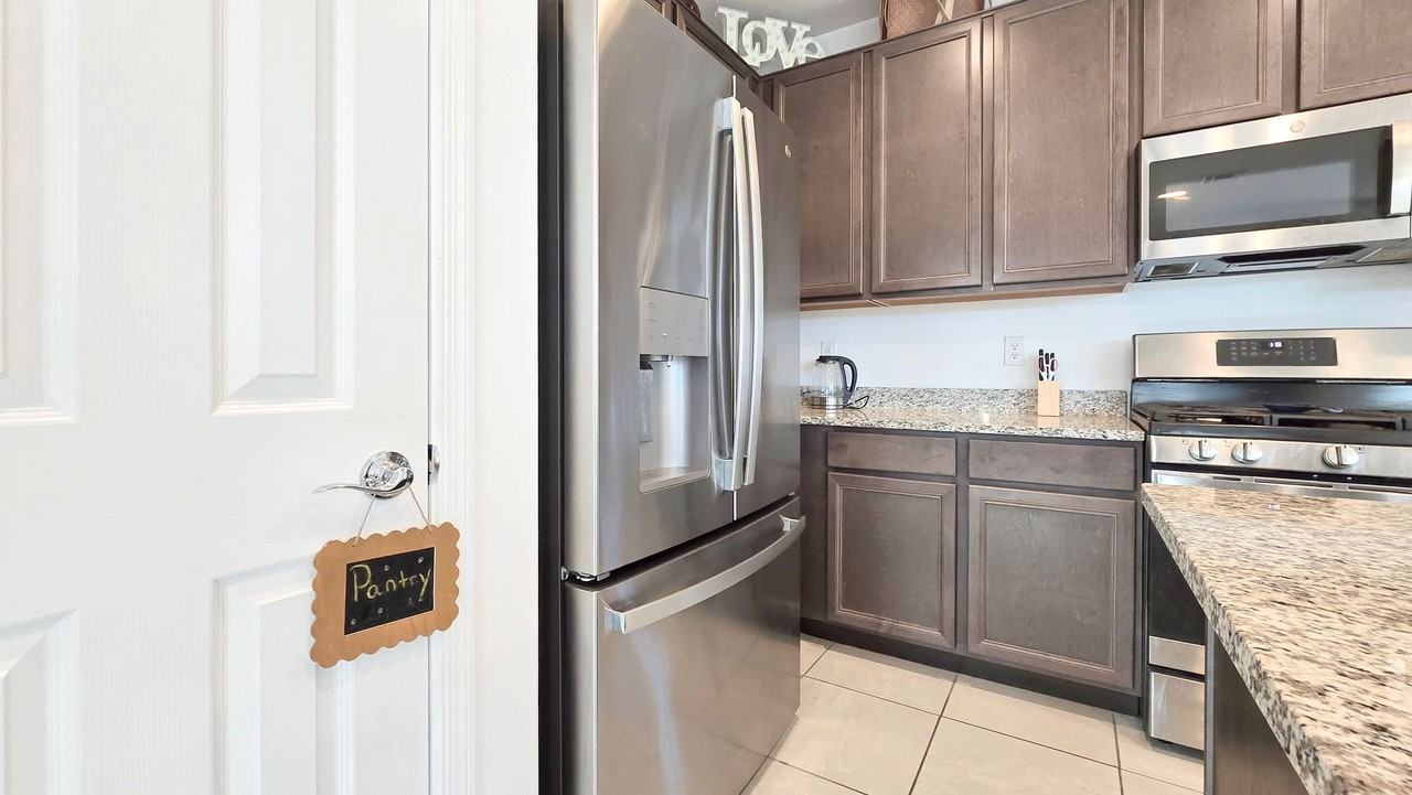 4242 South 58th Drive - Photo 7 of 35