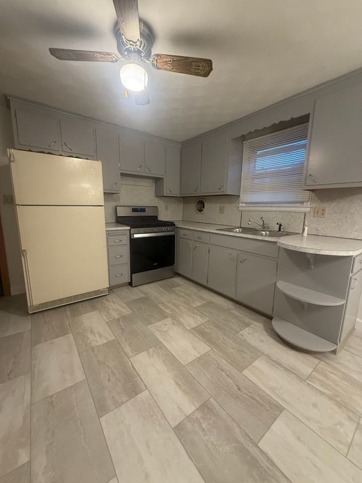 250 Oakland Ave - Photo 3 of 21