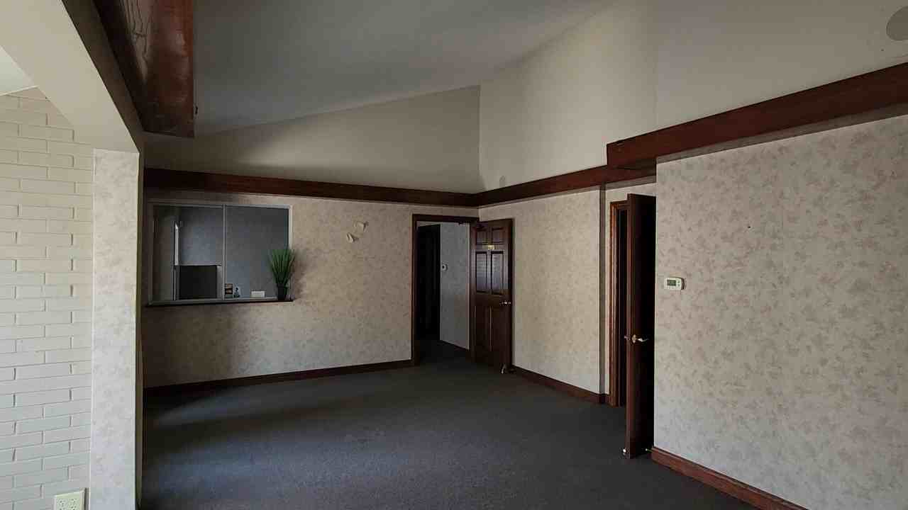 435 N Mulford Rd #8-9 - Photo 6 of 6