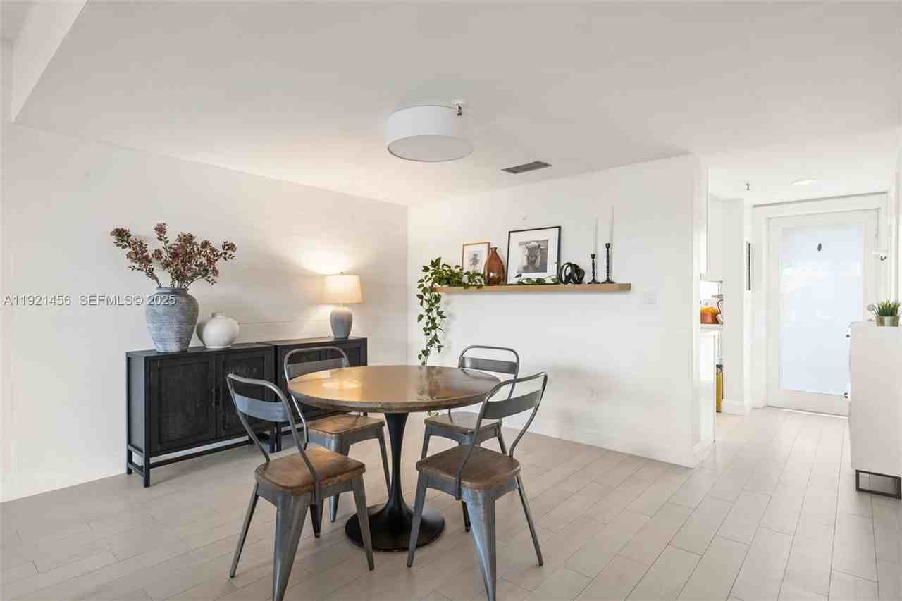 429 Poinciana Drive - Photo 3 of 14