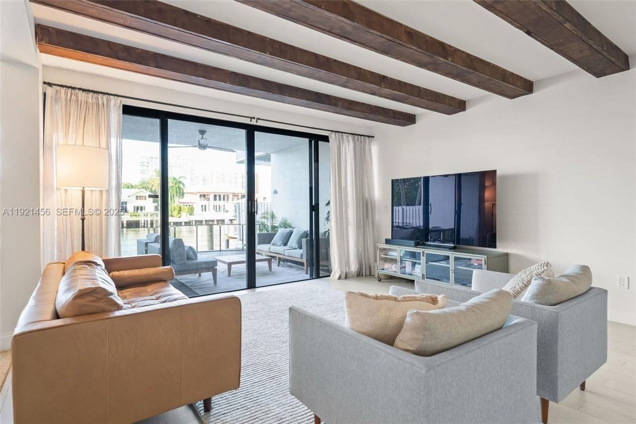 429 Poinciana Drive - Photo 4 of 14