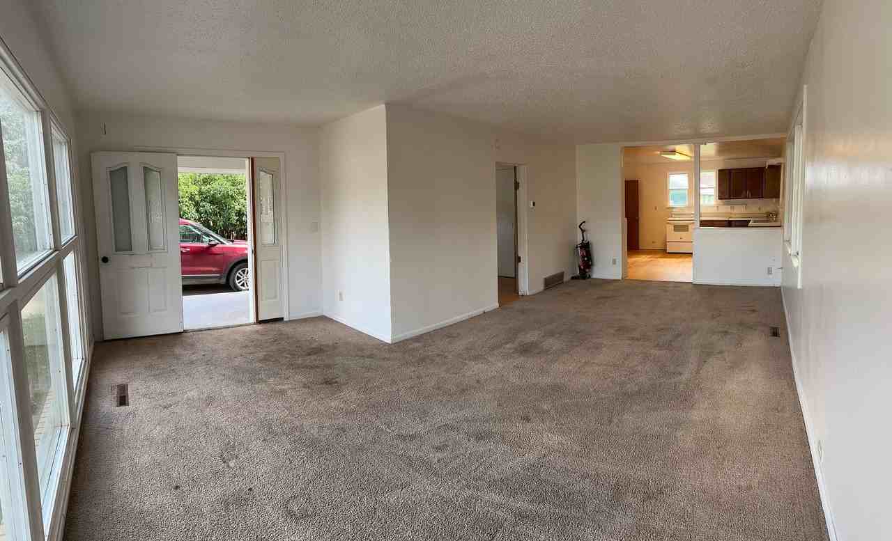 706 East Towne Street - Photo 4 of 16