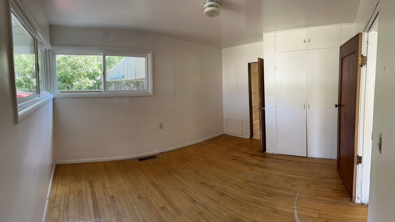 706 East Towne Street - Photo 6 of 16