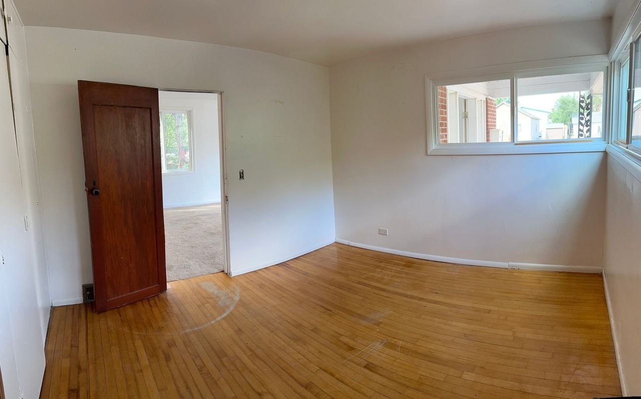 706 East Towne Street - Photo 7 of 16