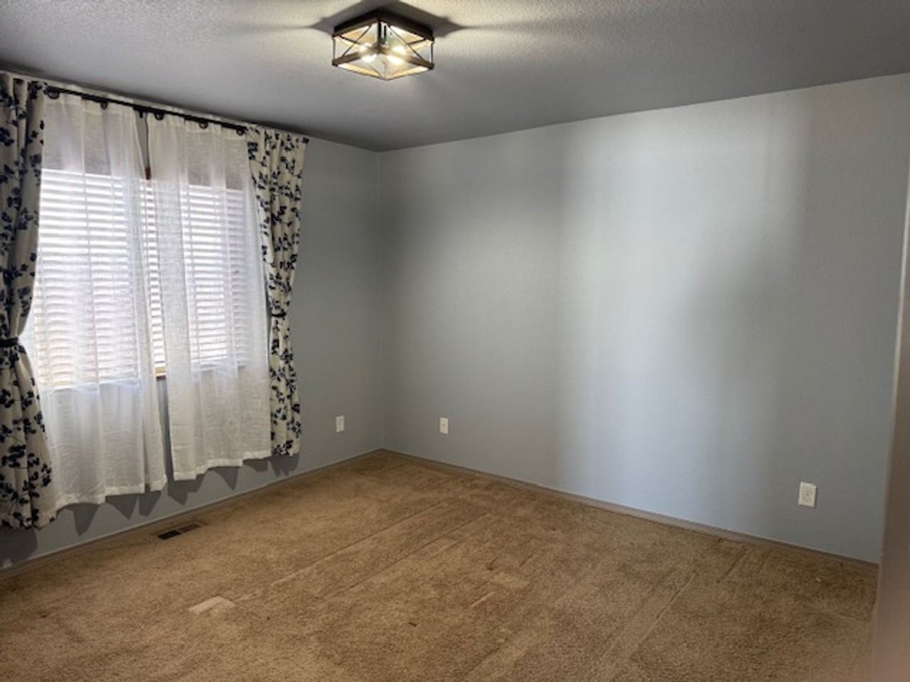 5912 Polly Ct - Photo 3 of 15