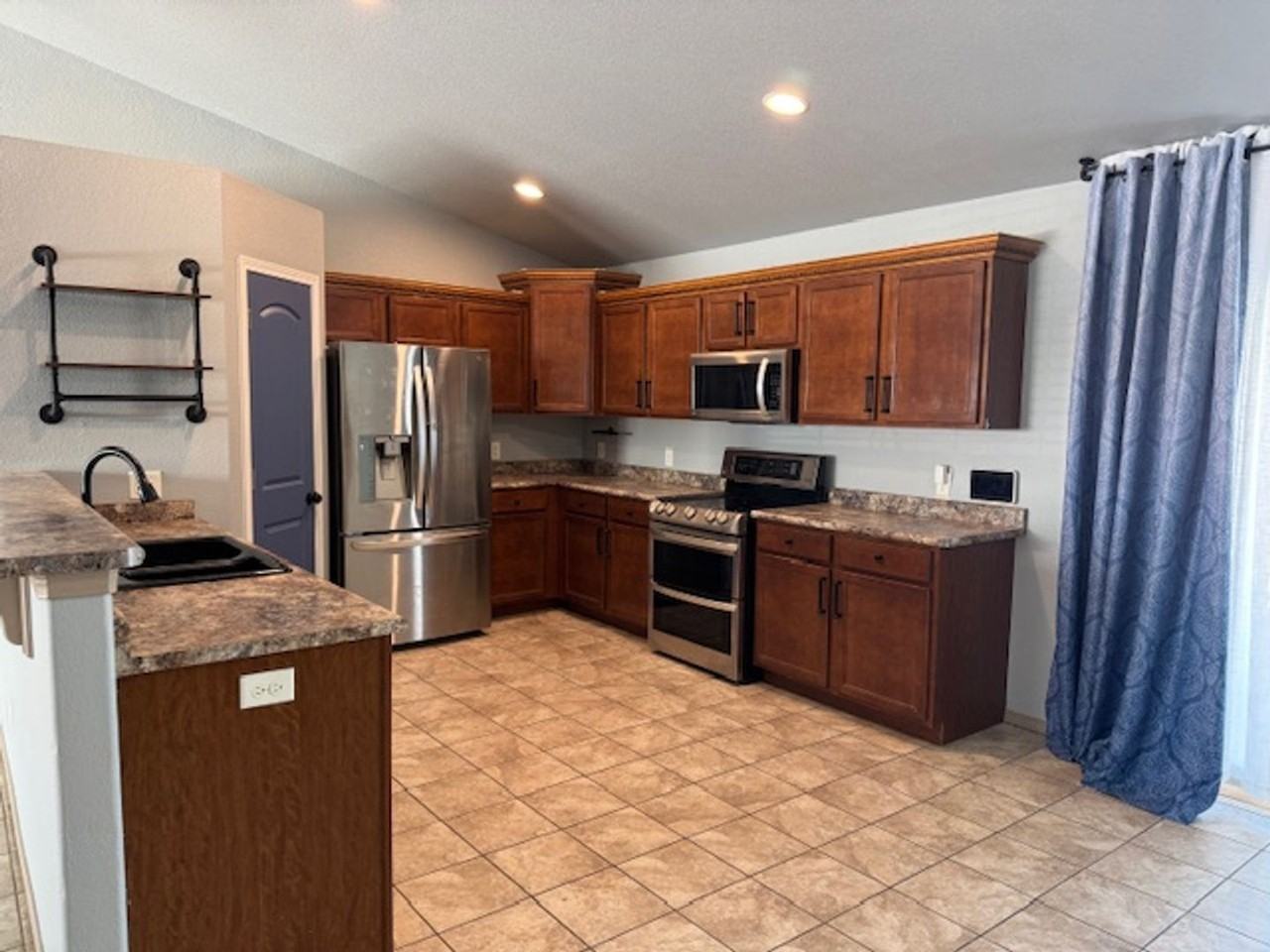 5912 Polly Ct - Photo 6 of 15