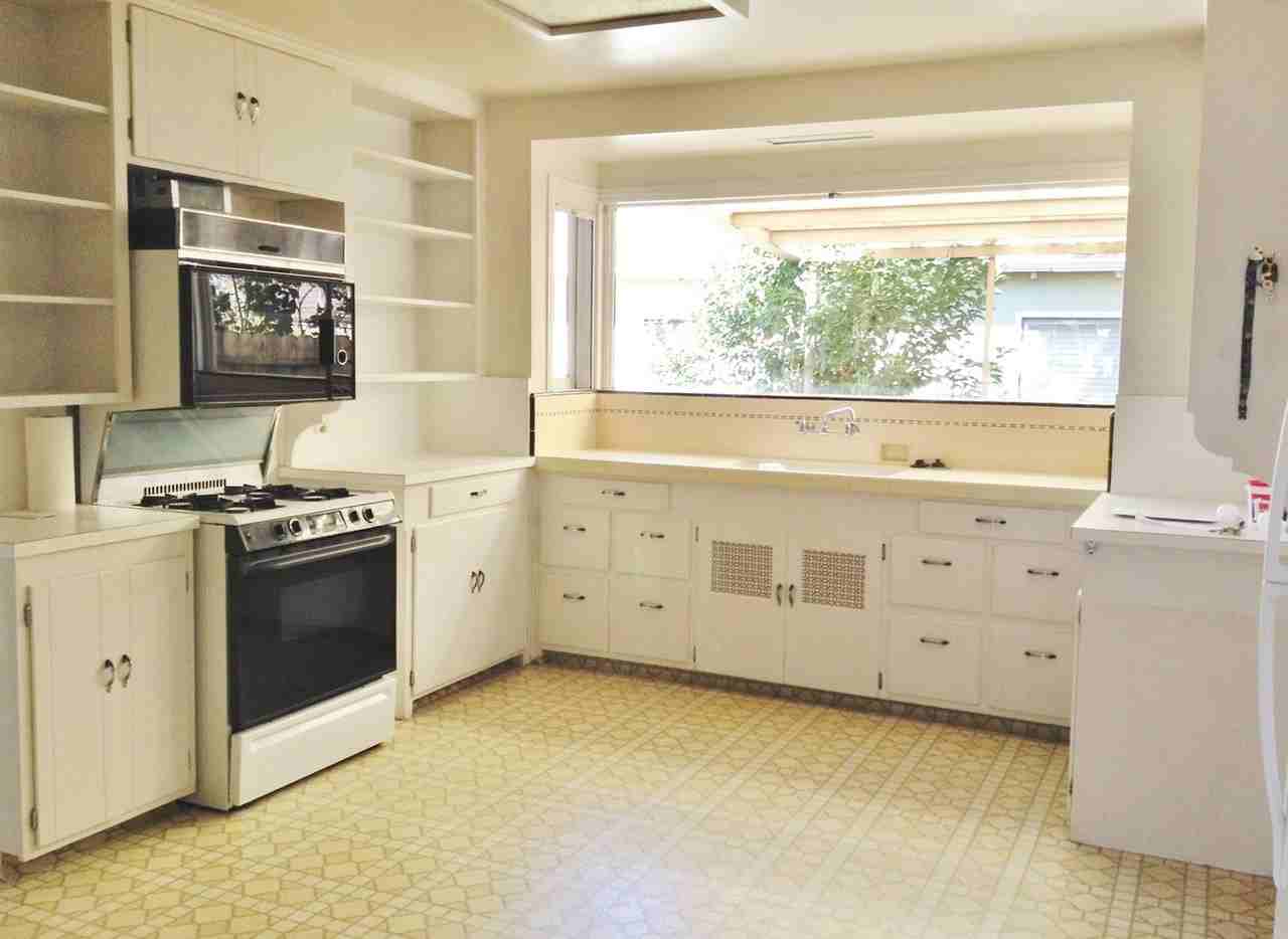 837 5th Street - Photo 5 of 14