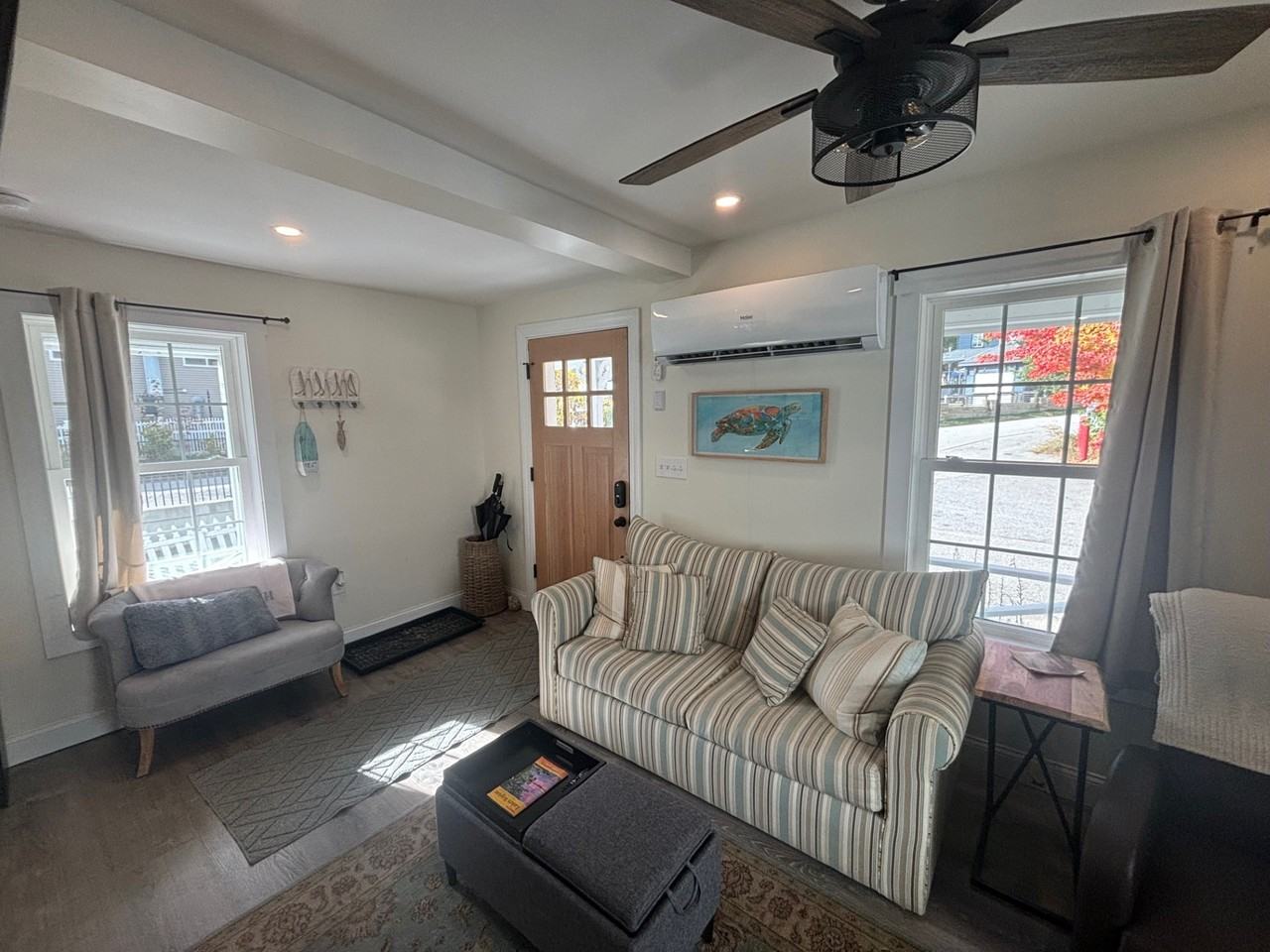 1 Simpson Ave #1 - Photo 4 of 41