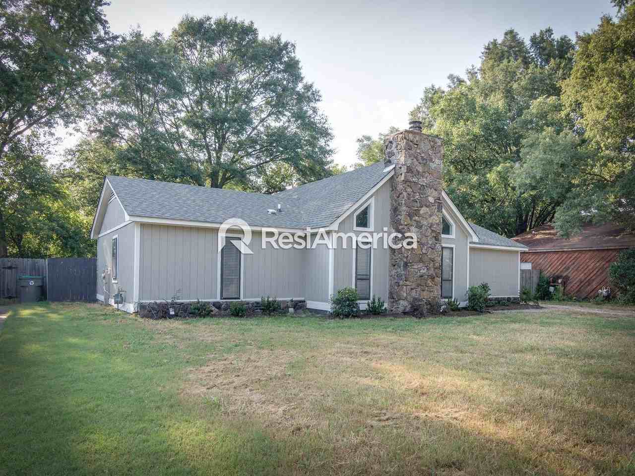 4371 Springwind Rd - Photo 5 of 17