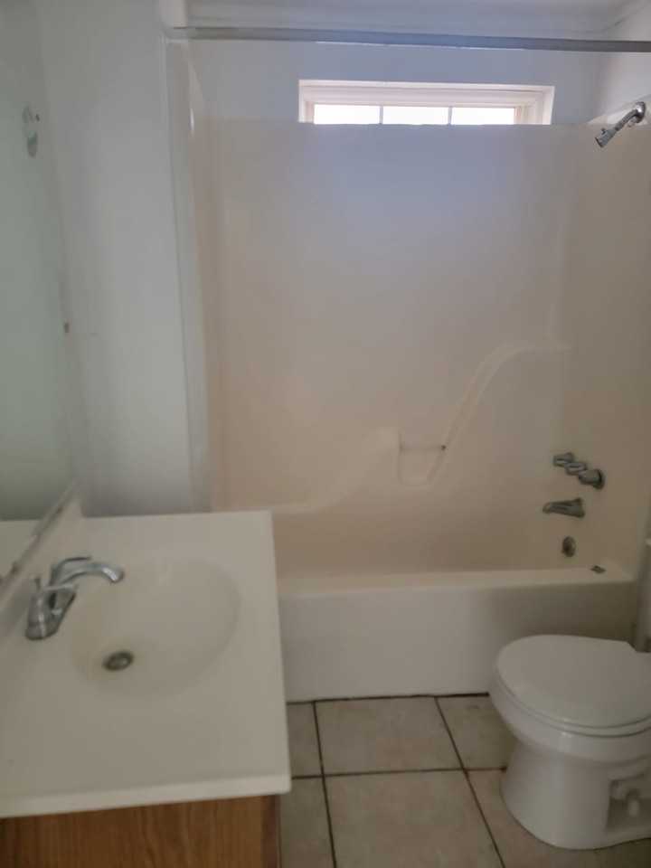 2311 Chicot St #1 - Photo 4 of 9