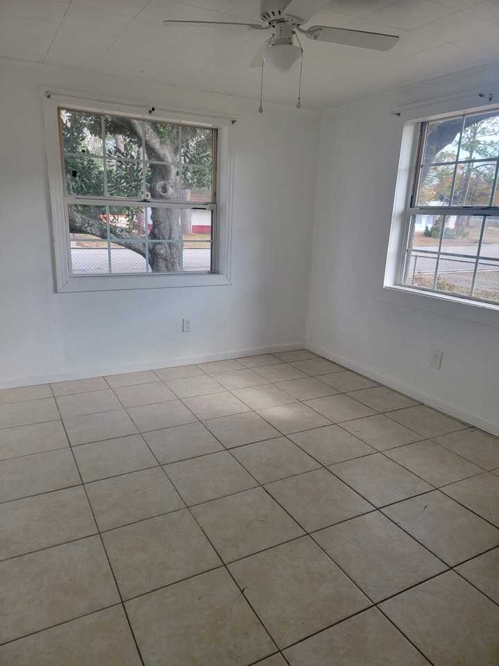 2311 Chicot St #1 - Photo 6 of 9