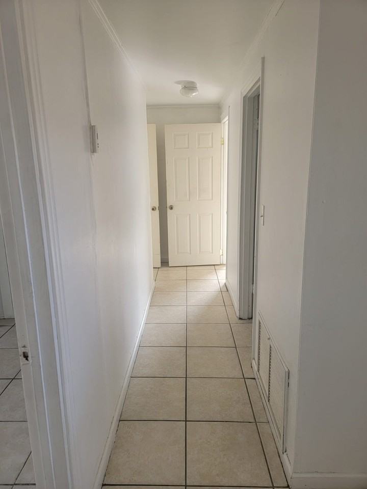2311 Chicot St #1 - Photo 7 of 9
