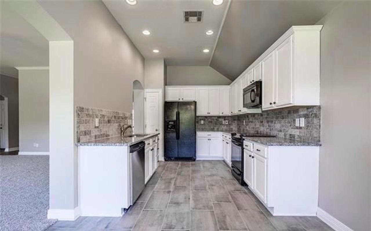 254 Avondale Lane - Photo 2 of 18