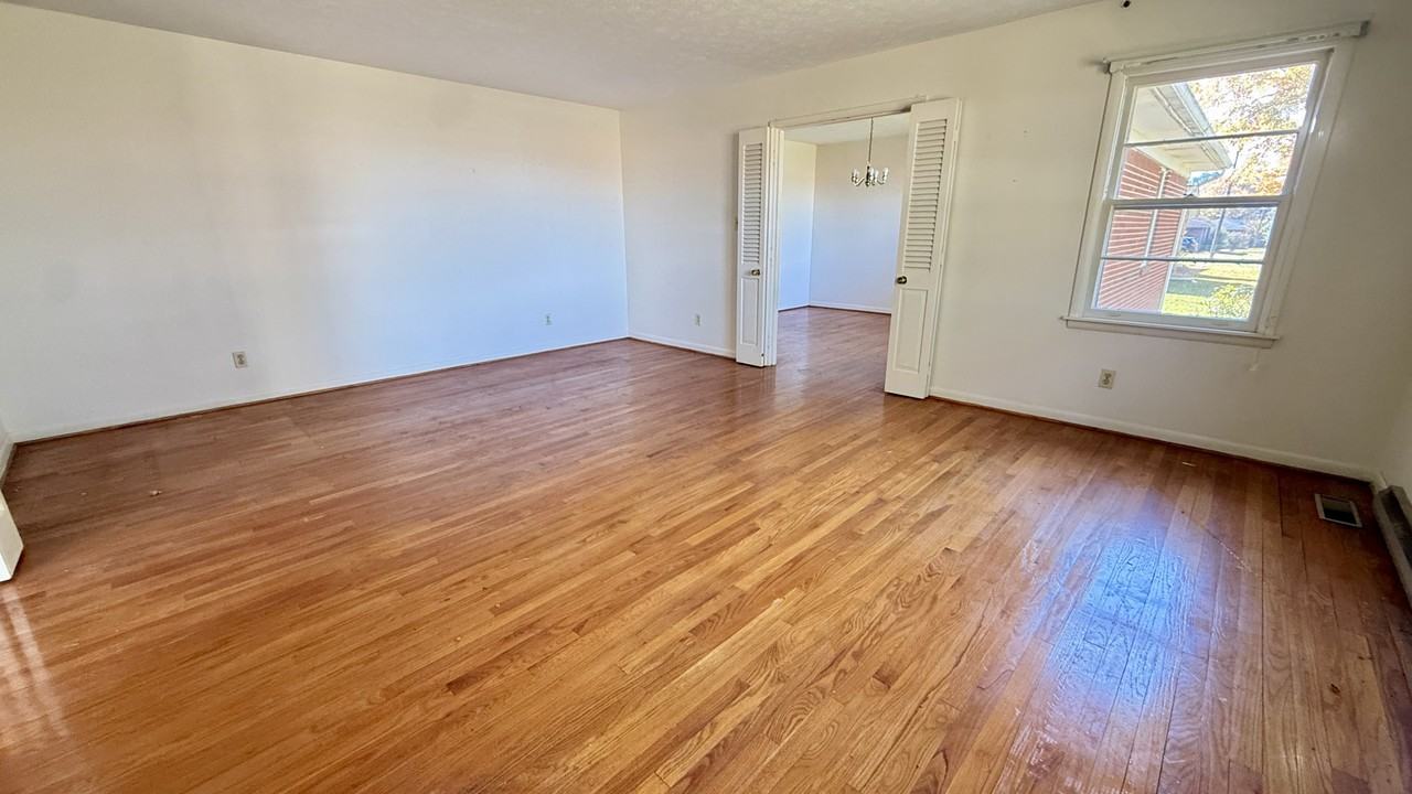 6167 Wall Triana Hwy #6167 - Photo 4 of 31