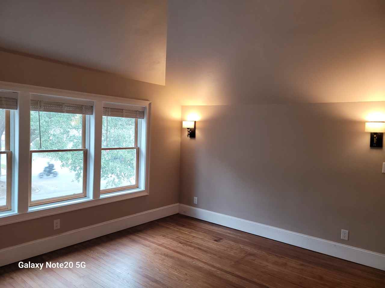 601 West 37th Street #B - Photo 6 of 50