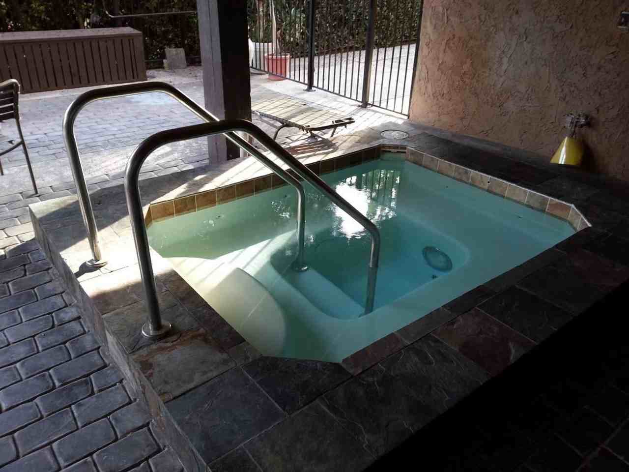 7616 Hollywood Boulevard - Photo 2 of 7