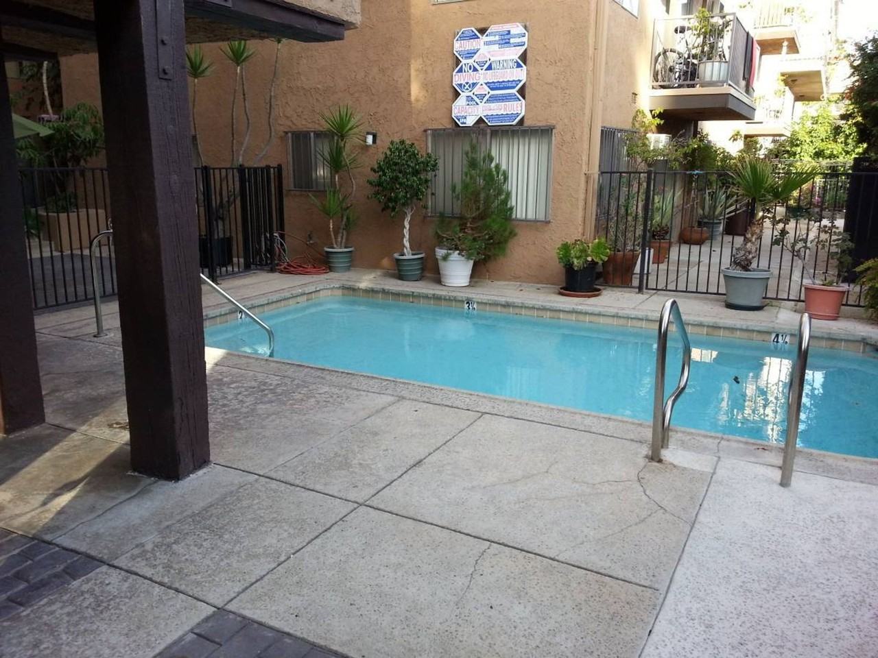 7616 Hollywood Boulevard - Photo 3 of 7