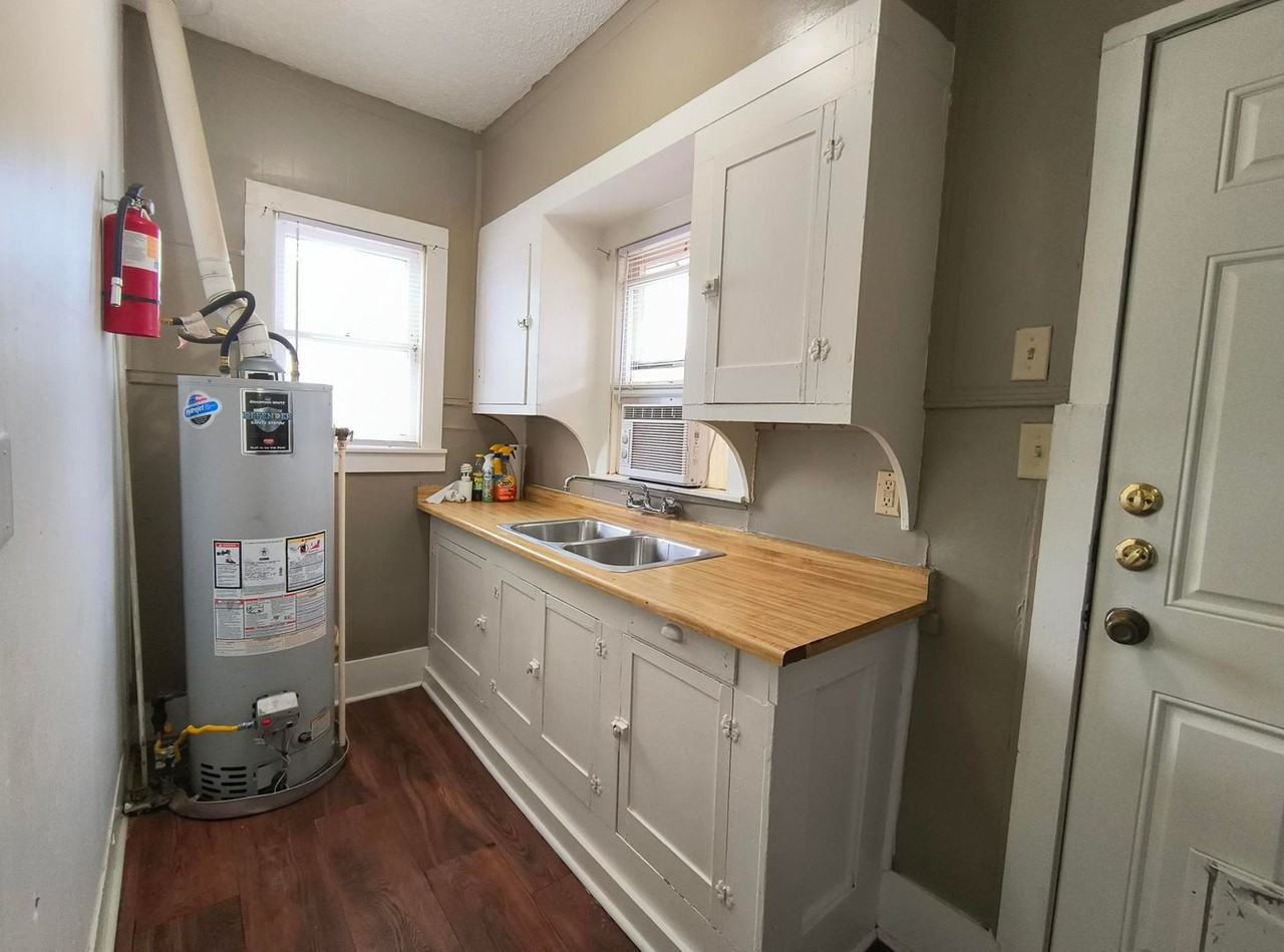 2 S Jefferson St - Photo 3 of 8