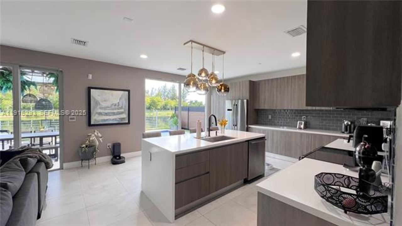 6761 Northwest 103rd Place #0 - Photo 5 of 35