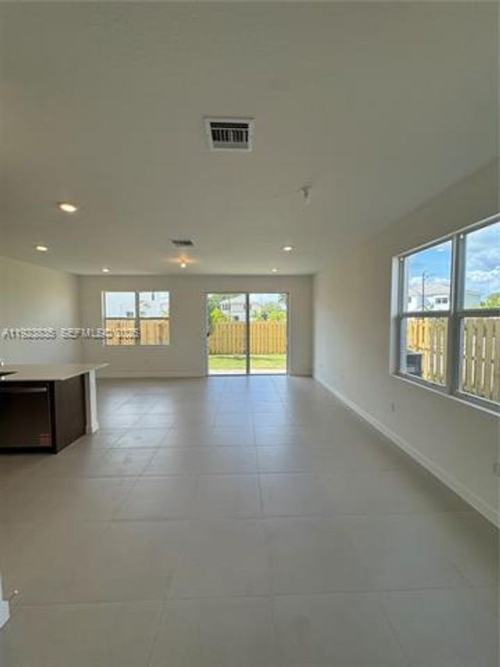 196 196 NE 13th Ter th 196 - Photo 3 of 17